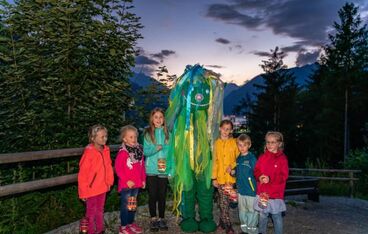 Laternenwanderung für die ganze Familie Laternenwanderung für die ganze Familie