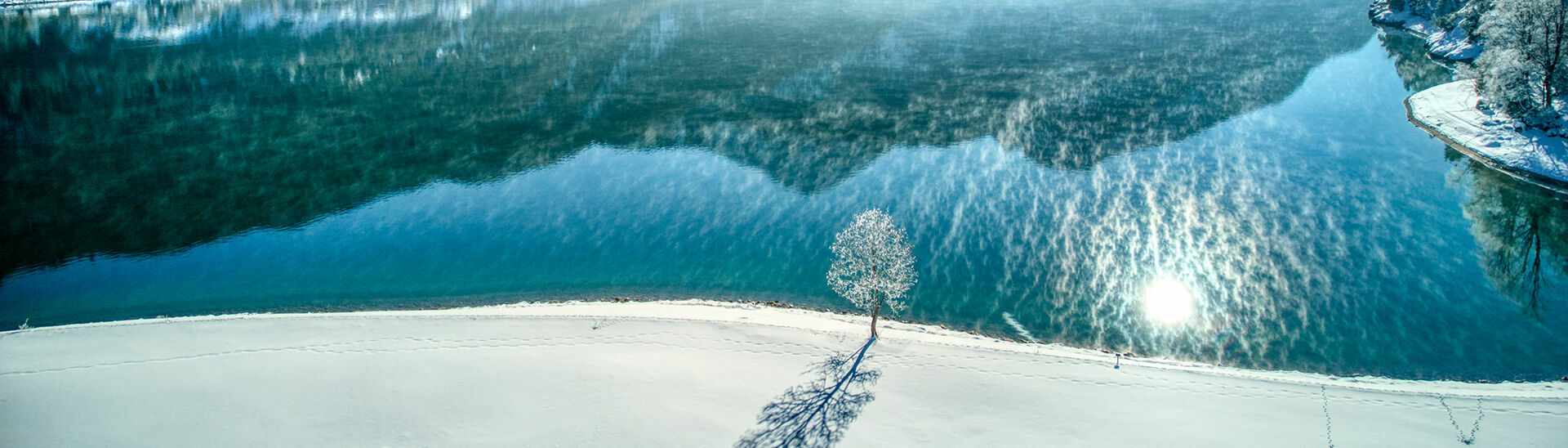 Ausblick von Achenkirch am Achensee Der Ausblick von Achenkirch am Achensee auf die Winterlandschaft der Region ist atemberaubend.