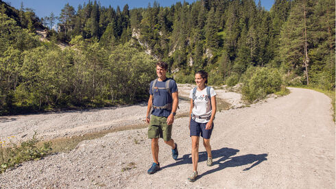 paerchen-wanderung-steinberg-am-rofan-hiking-couple-steinberg-am-rofan.jpg