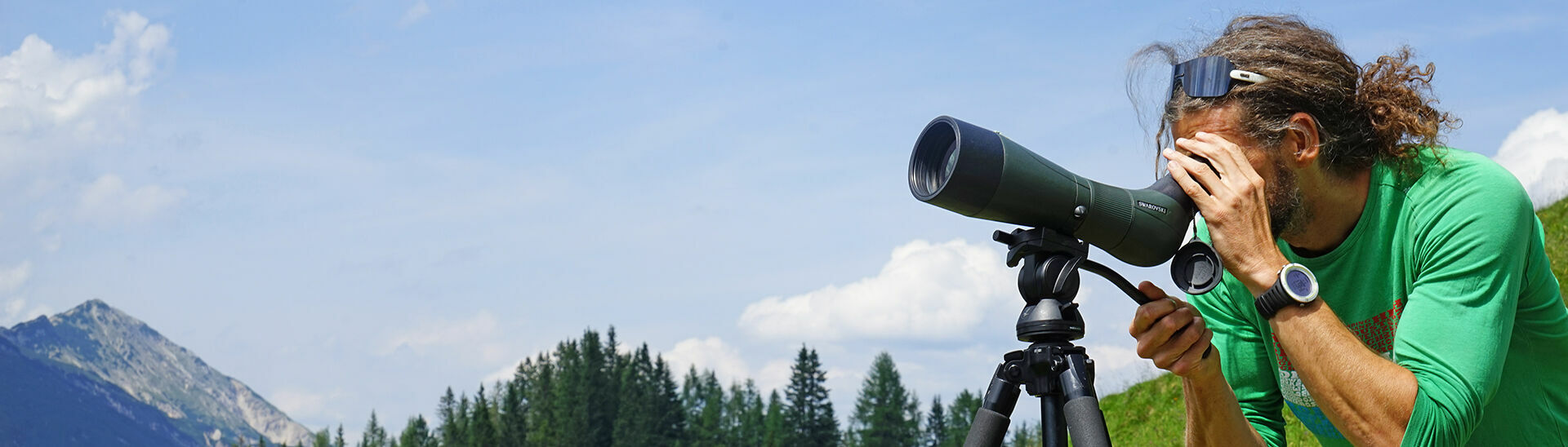 Golden eagle hike in the Nature Park Karwendel Visitors have the opportunity to watch golden eagles on ranger-guided tours in the Karwendel valleys.
