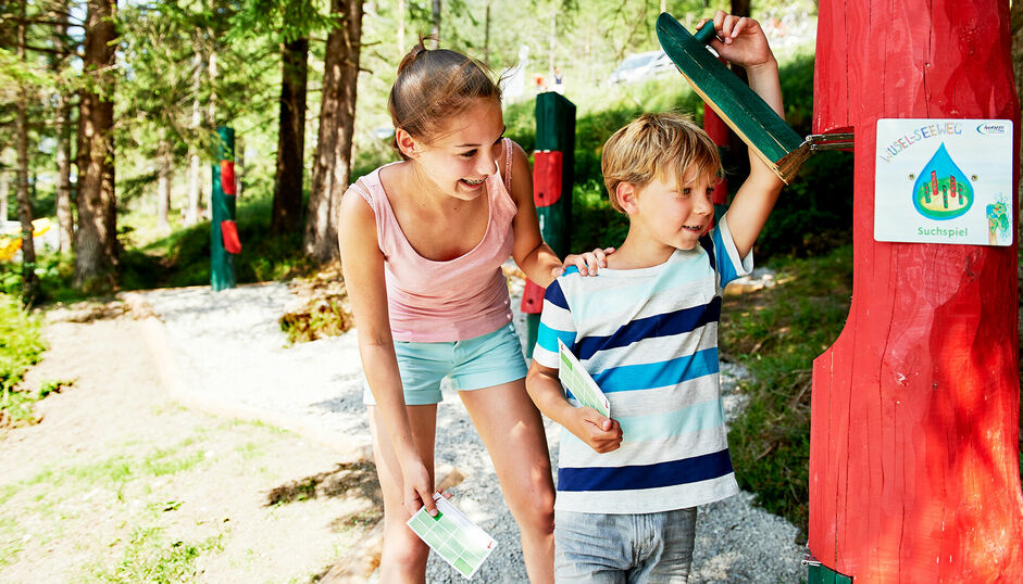 Wusel Lake Trail The Wusel Lake Trail along the lakeshore of Lake Achensee between Maurach and Achenkirch is a fantastic outdoor adventure playground for children.