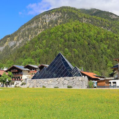 Tiroler Steinöl Vitalberg in Pertisau am Achensee The visitor centre Tiroler Steinöl Vitalberg in Pertisau am Achensee is a popular excursion for all ages.