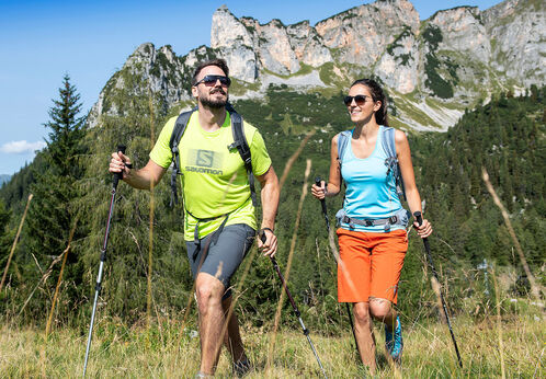 Stage 2 - Scenic route Take a hiking trip in the Rofan Mountains at Lake Achensee and enjoy the many beautiful views.