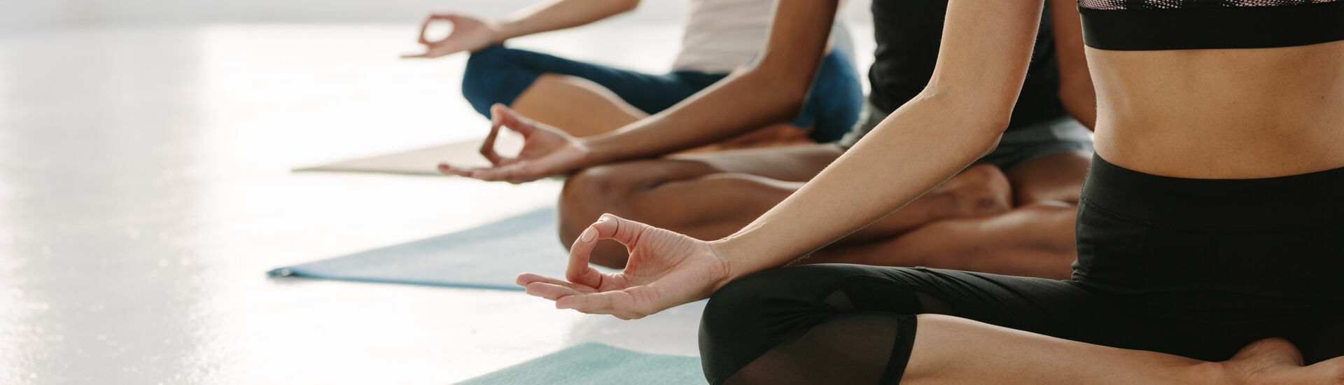Yoga und Meditation Meditative und kräftigende Bewegungen sind die Zutaten eines wohltuenden Yoga-Erlebnisses.