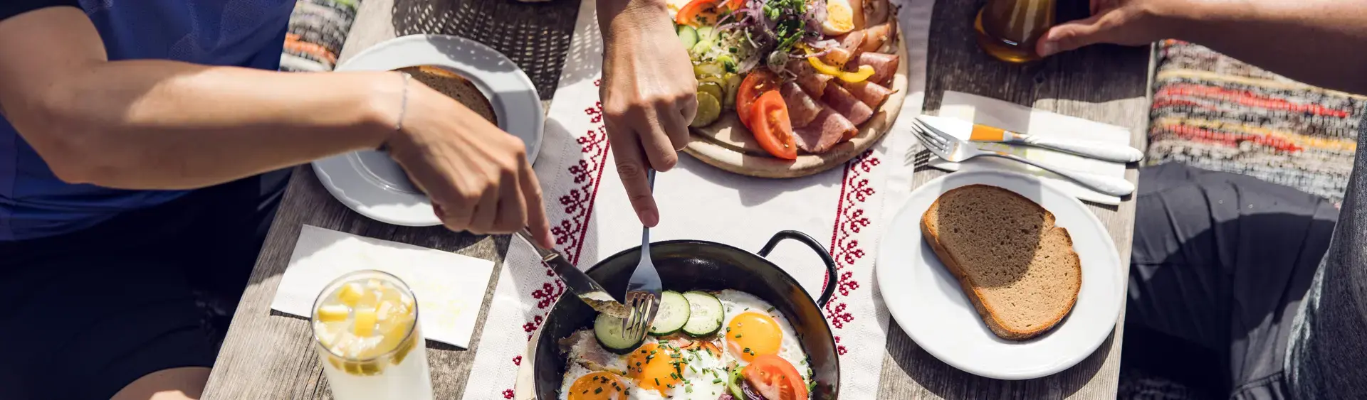 Stop for refreshments at the Feilalm A break after a cycle tour is particularly enjoyable with Tyrolean delicacies.