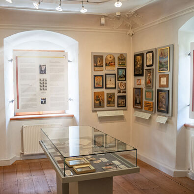 Museum der Hl. Notburga in Eben Neben den ältesten Dokumenten der Notburga-Verehrung sind im Notburga Museums in Eben auch Exponate barocker Kunst und Prozessionsgegenstände sehen.