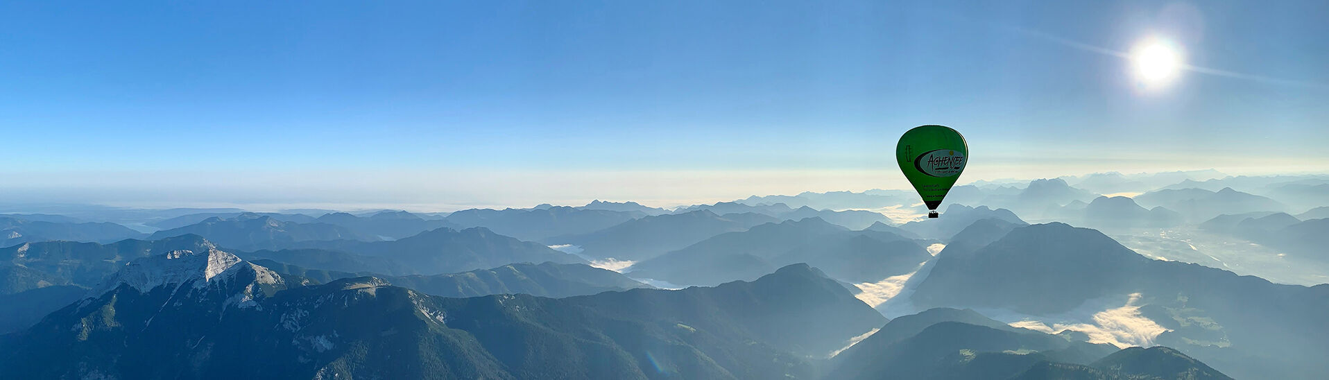 Hot-air ballooning in summer Drifting through the summer skies with the Lake Achensee hot-air balloon.