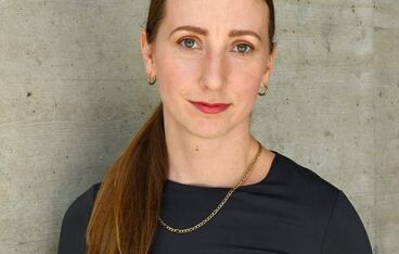 Debut reading with Julia Pustet Debut reading with Julia Pustet