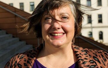 Reading with Mieze Medusa Reading with Mieze Medusa