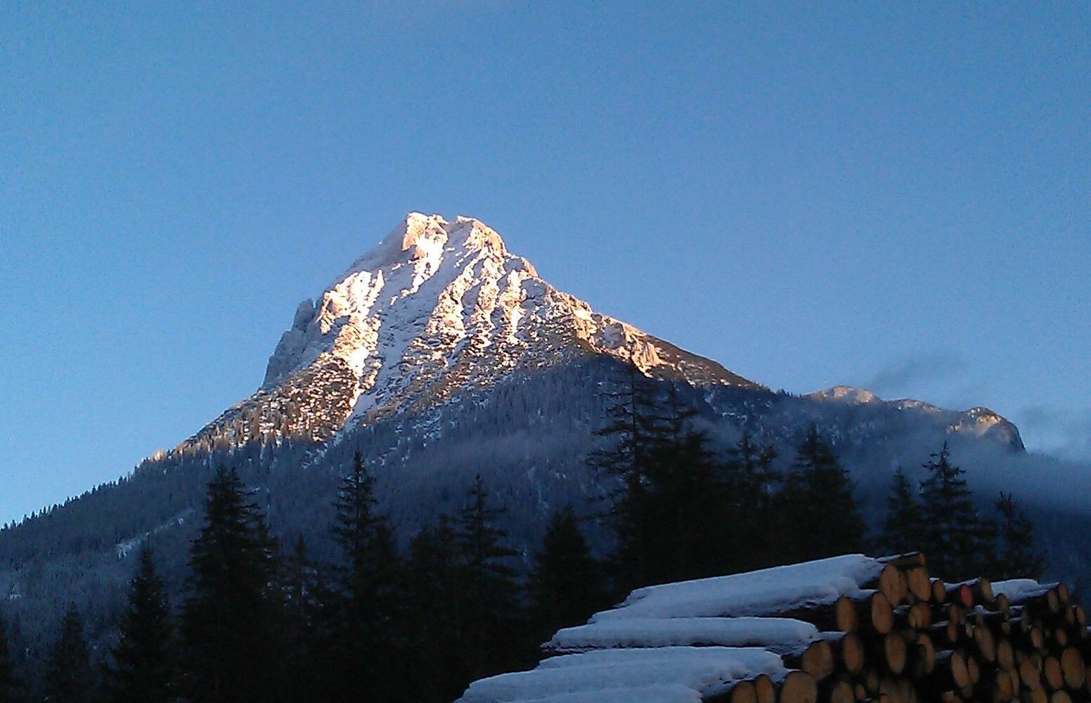 Unser-Hausberg-Guffert-Winter.jpg