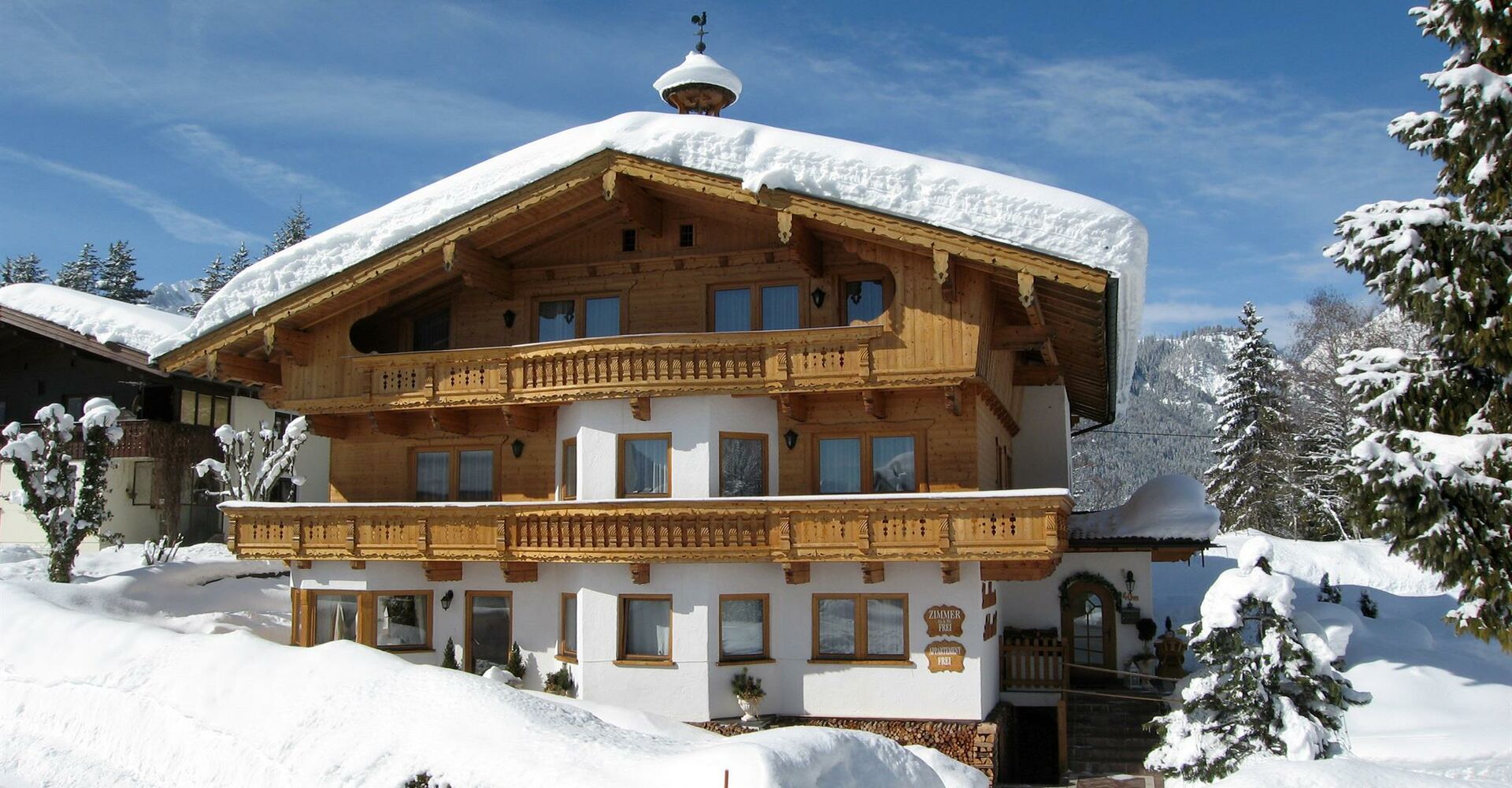 Landhaus-Achental-Aussenansicht-Winter.jpg