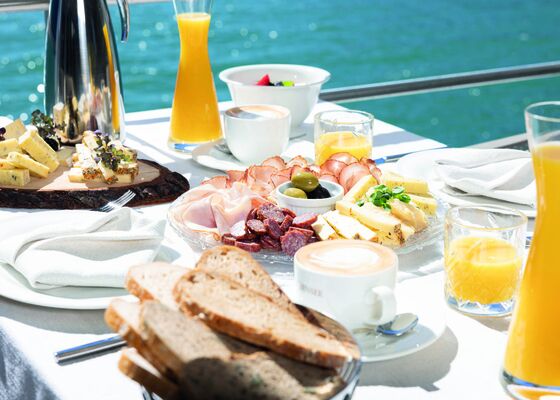 Brunch am Schiff