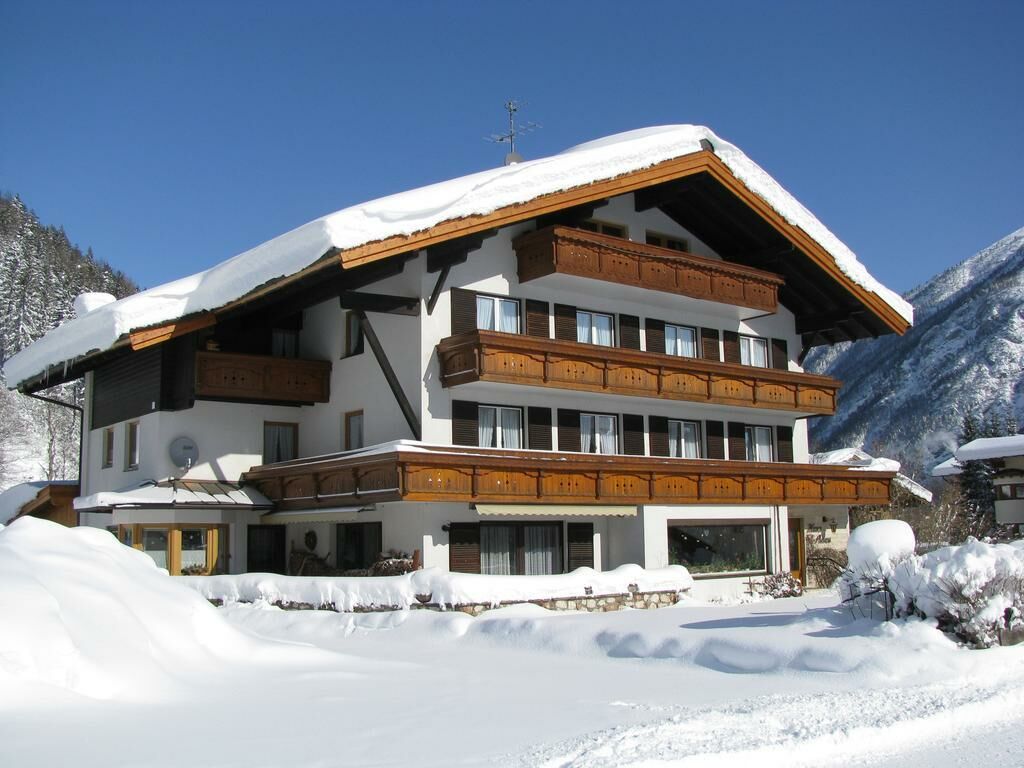 Annas-Appartements-Aussenansicht-Winter.jpg