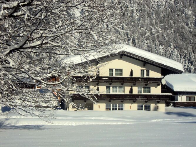 Pension Bergheim Online Buchen In Pertisau Am Achensee